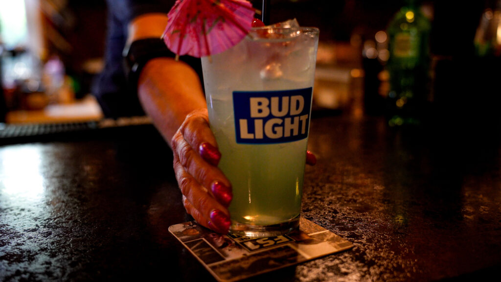 Pearl Lake Bar and Grill