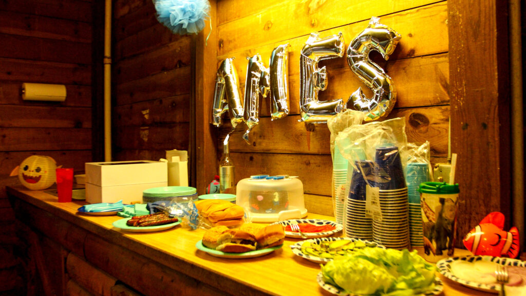 Elkhart RV Resort Pizza and Ice Cream Shop