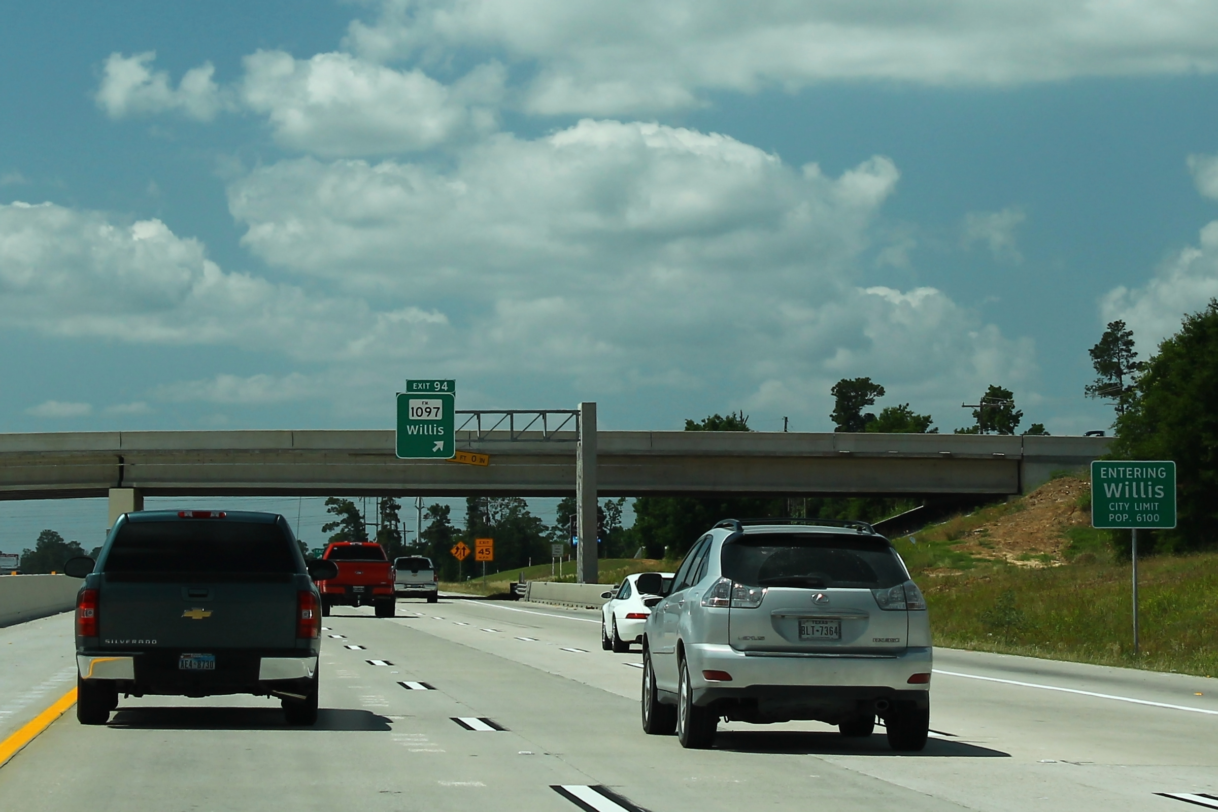 Freeway Sign for Willis, TX near Lake Conroe RV Campground by RJourney