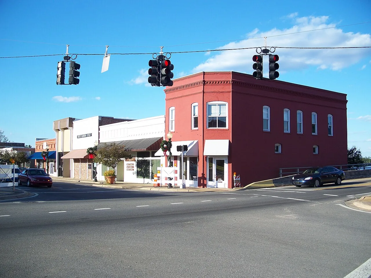 Historic downtown Milton, Florida at the U.S. 90 and Willing Street intersection