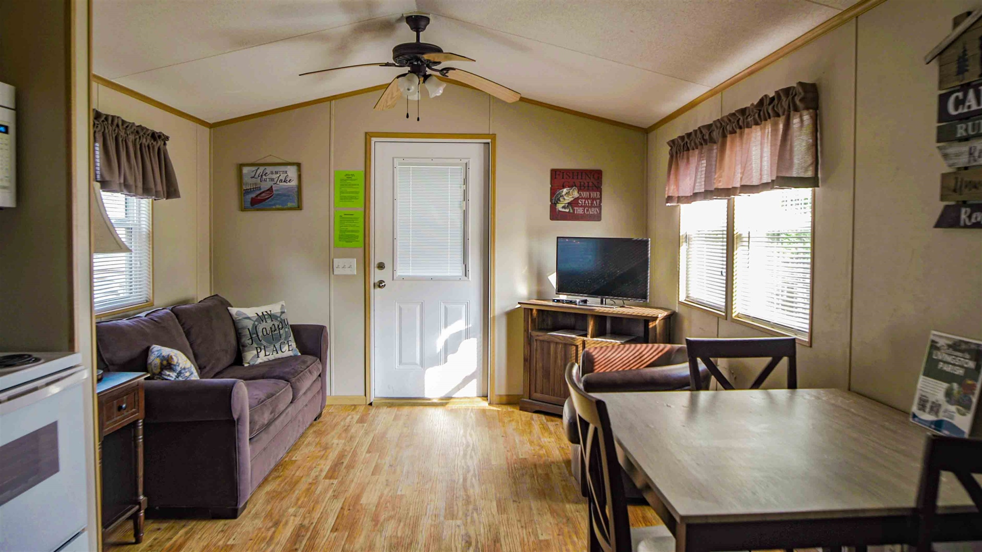 RV sites at Lakeside RV Campground in Livingston, LA