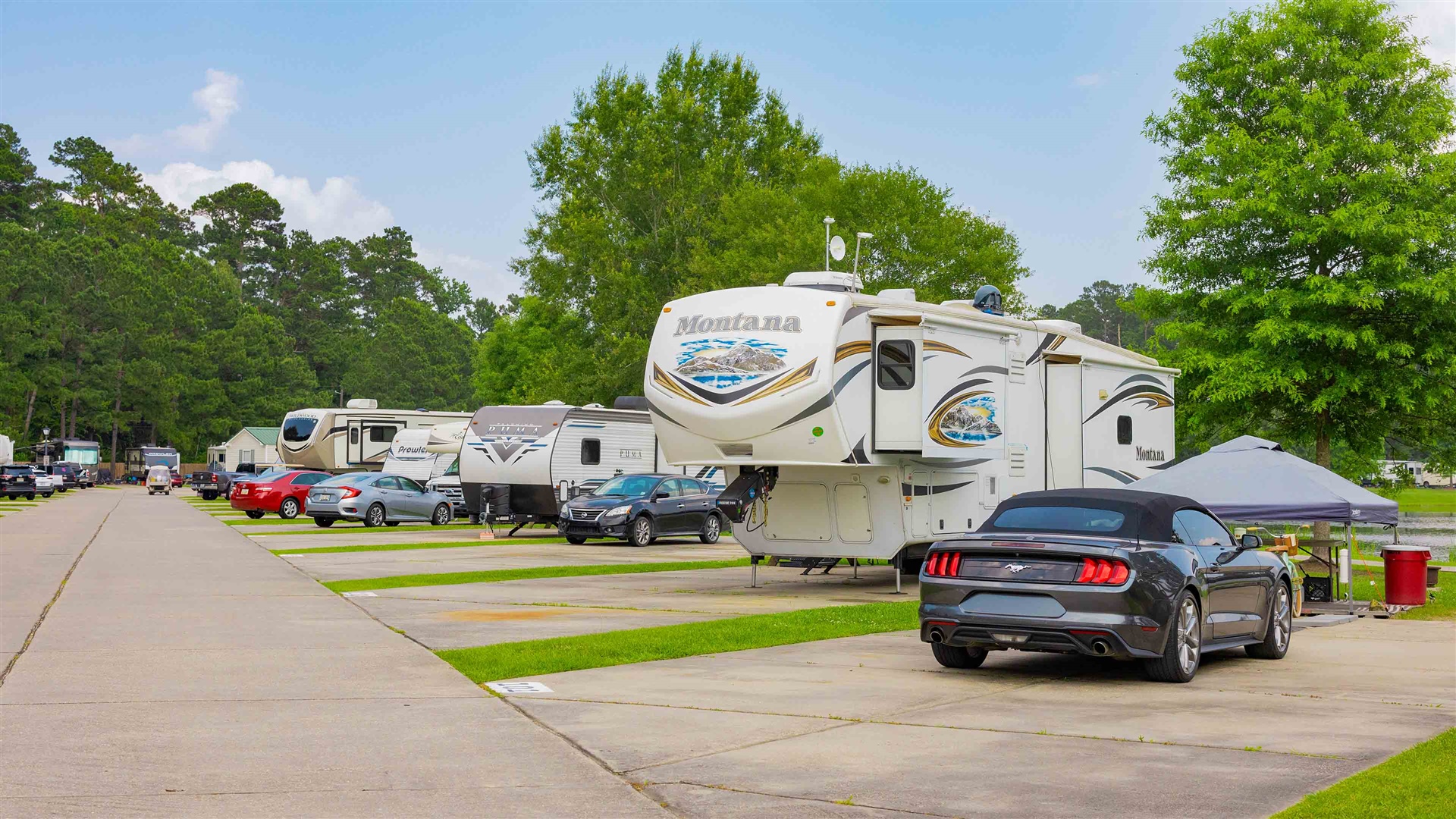 RV sites at Lakeside RV Campground in Livingston, LA