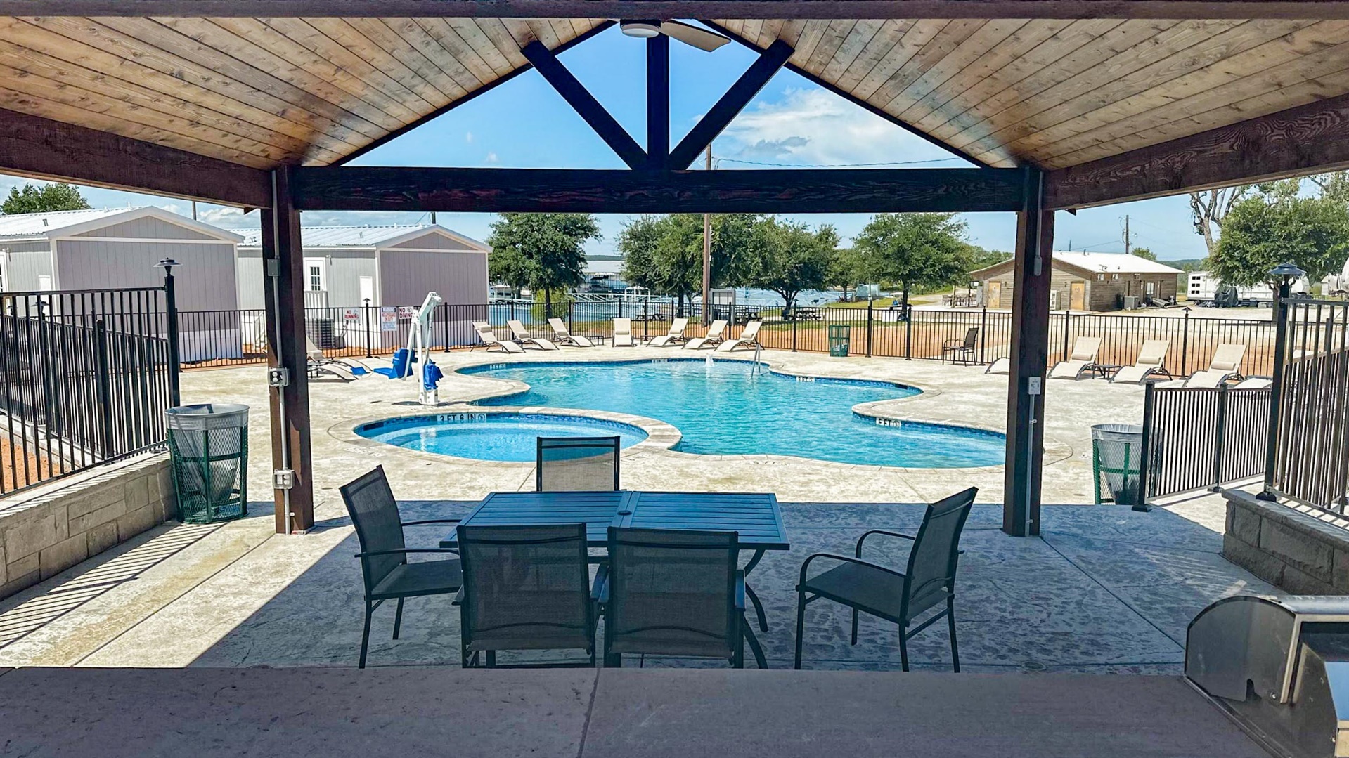 Pet-Friendly RV Parks Near Graford, TX